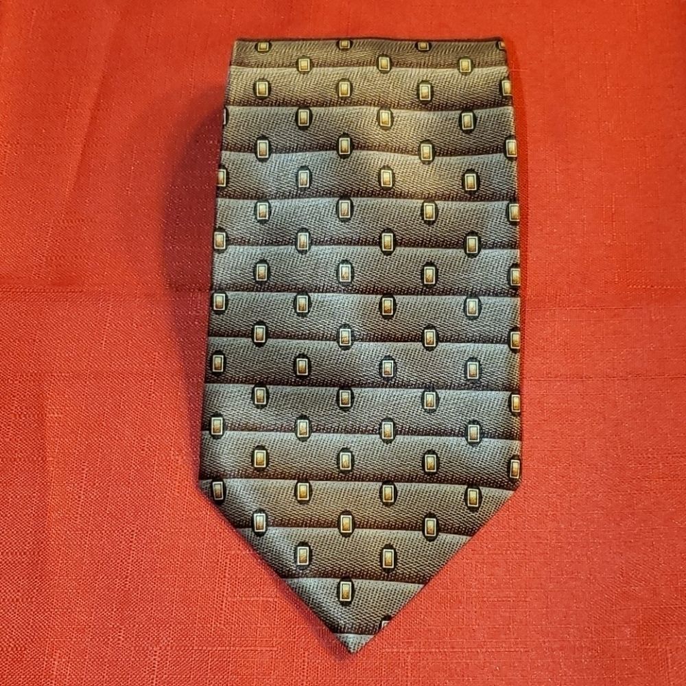 L'art D'espace polyester tie